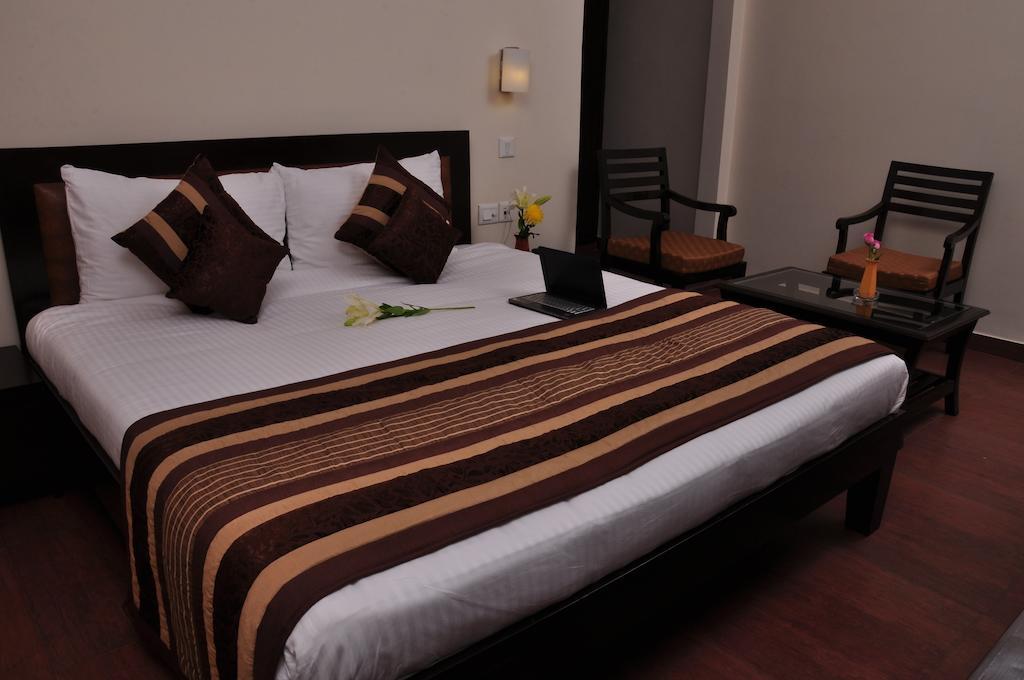 Golden Palm Suites Delhi  Habitación foto