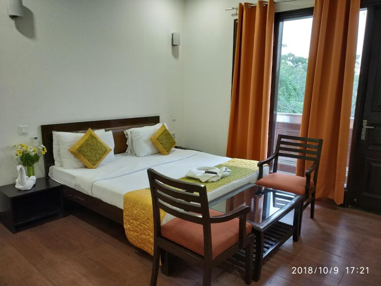 Golden Palm Suites Delhi  Exterior foto