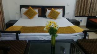Golden Palm Suites Delhi  Exterior foto